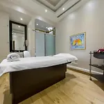 Hotell Atli 4*
